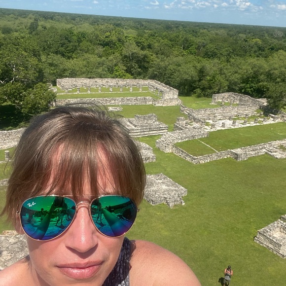 Meet your Posher, Lacey - Picture 4 of 4